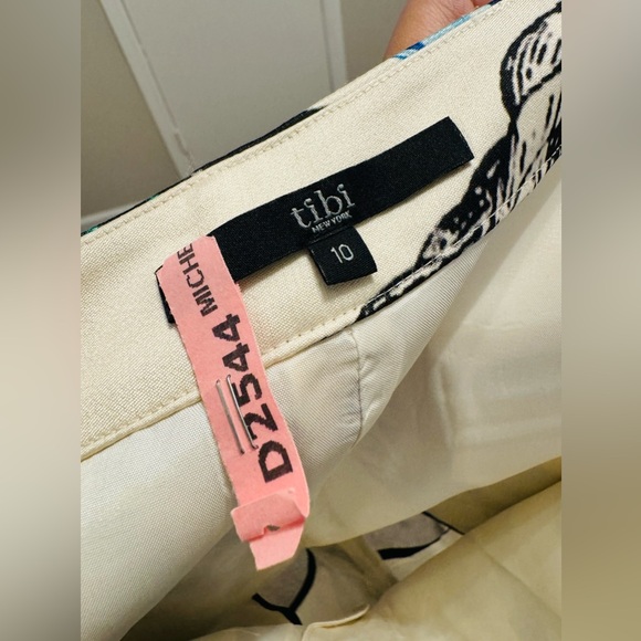 Tibi Silk Abstract Print Hot Shorts Contrasting Trim Fully Lined Size 10 - Picture 5 of 6